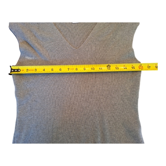 White House Black Market V-Neck Rib Knit Sweater Tank Shell Gray Large Stretchy - Picture 6 of 11